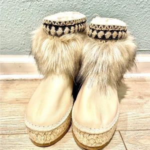 Like new Glacier Boot